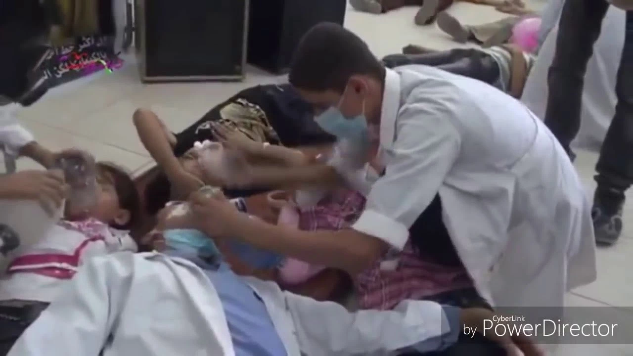 Ιδού πως στήνεται η μονταζιέρα: Ισλαμιστές σε περίεργη άσκηση επίθεσης με χημικά – Βίντεο-ντοκουμέντο